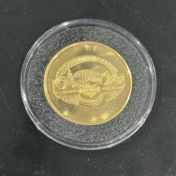 Harley-Davidson 100th Anniversary Vintage Limited Edition Pin and Coin Set - Picture 2 of 6